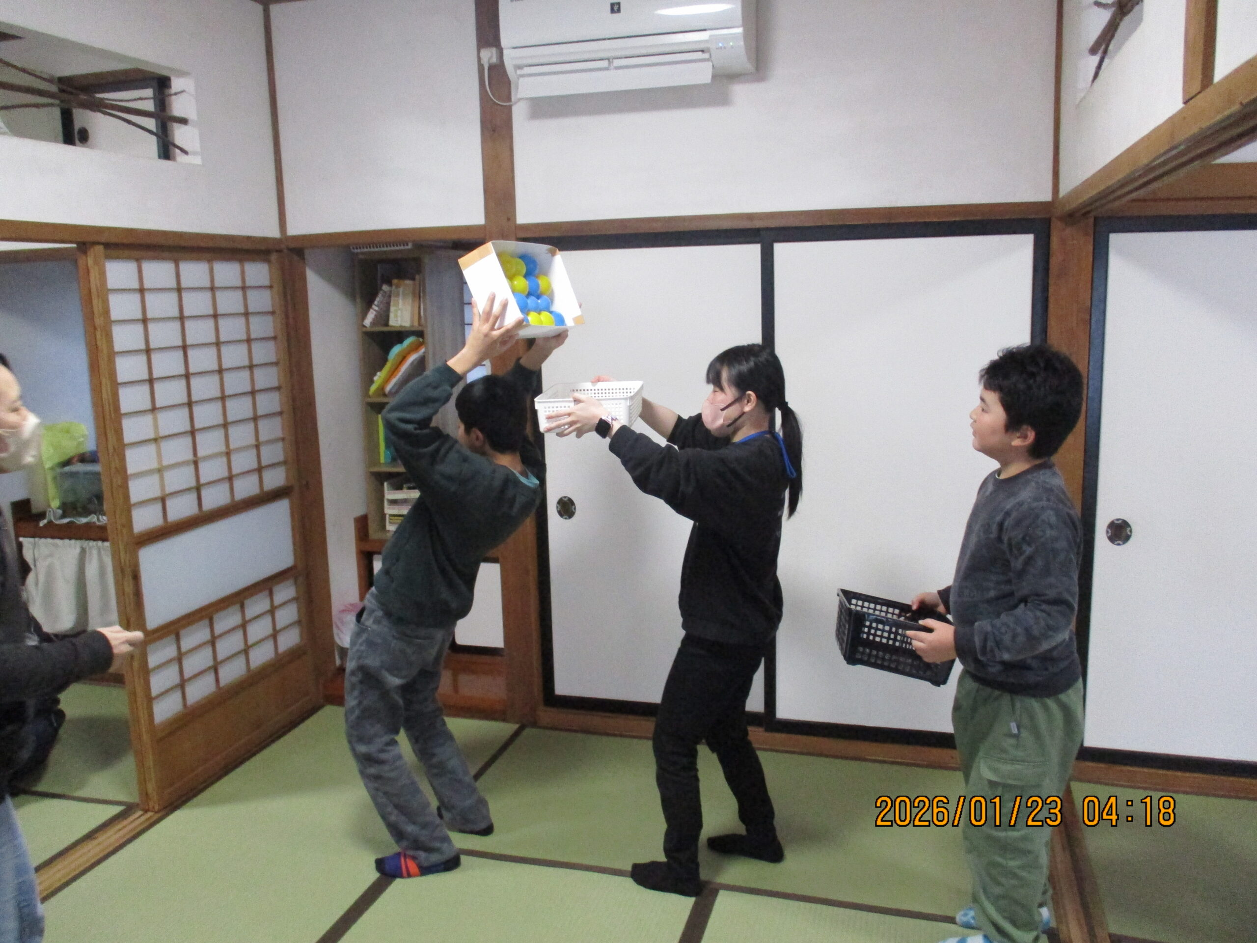 みんなでボールおくりゲーム