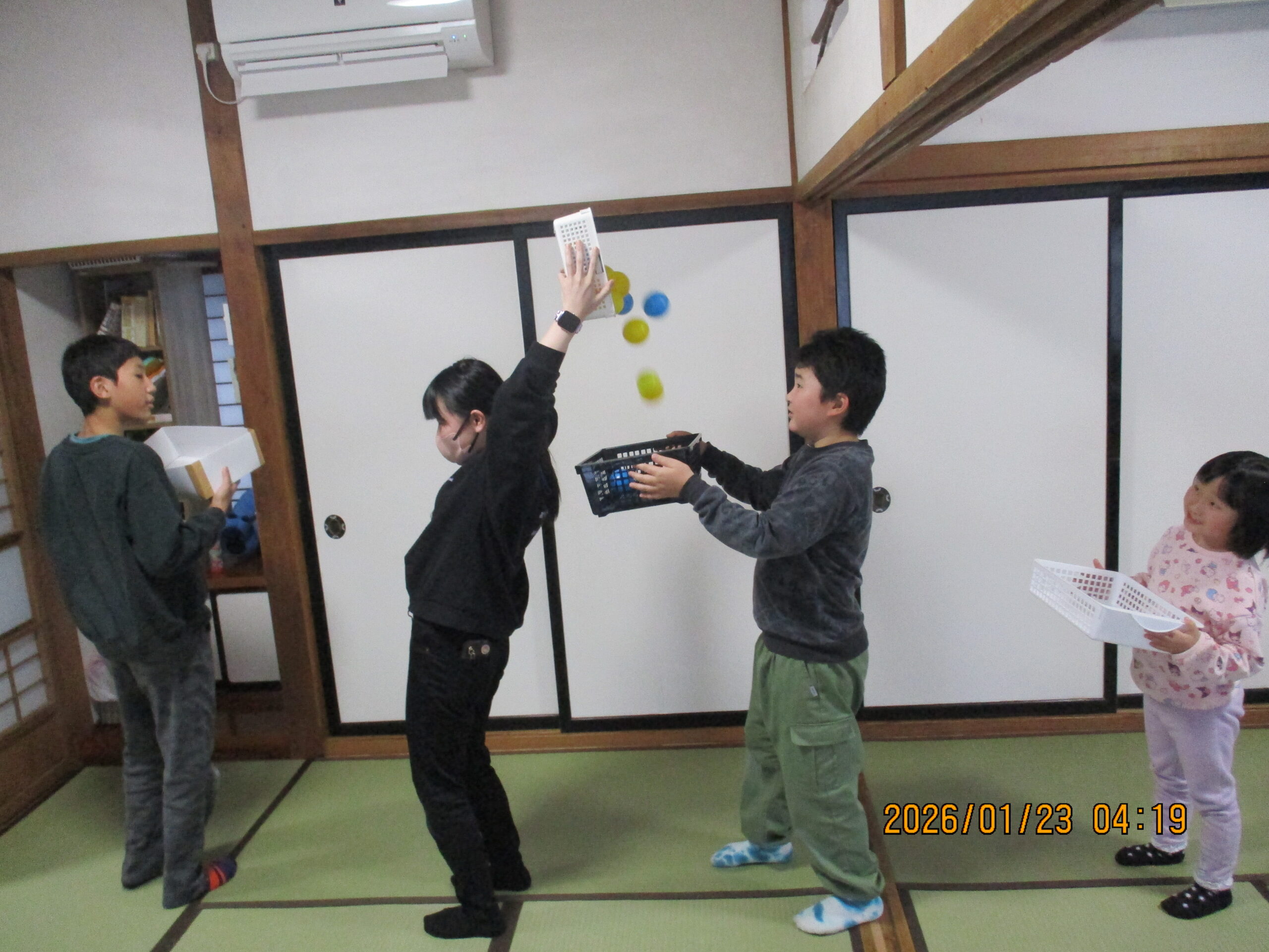 ボールおくりゲーム、むずかしいなあ。